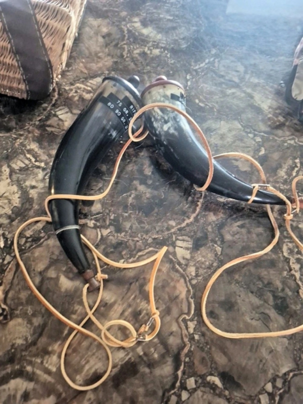 Powder Horn Set Black & Brown